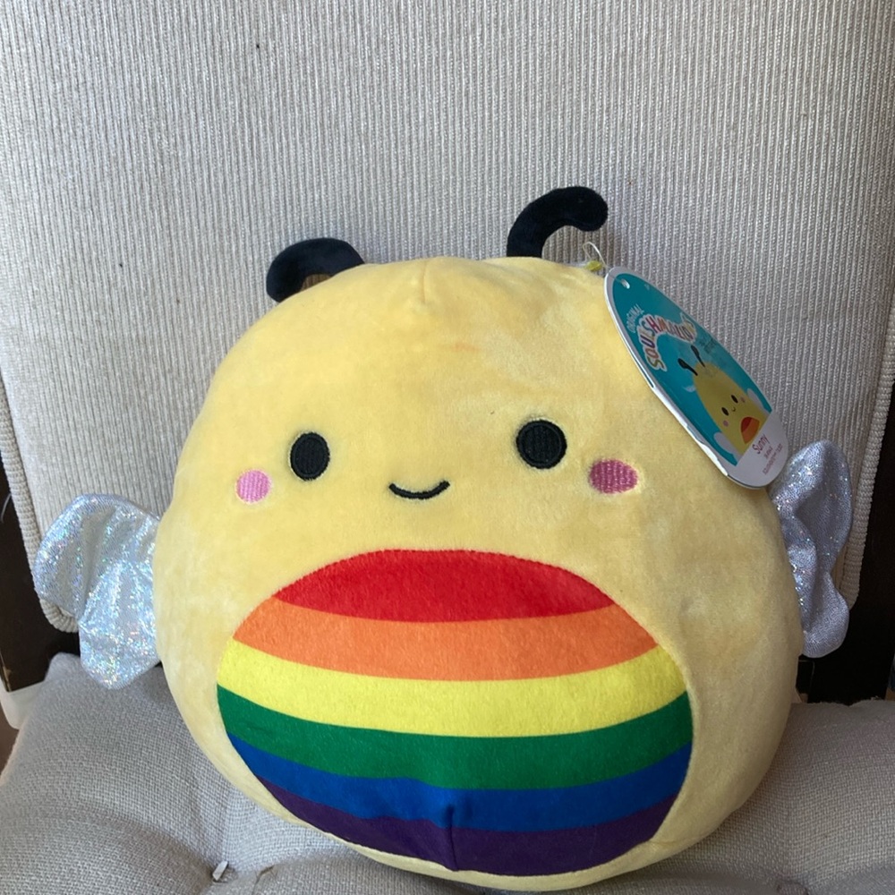 Squishmallow gay pride rainbow bumblebee sunny Nwt